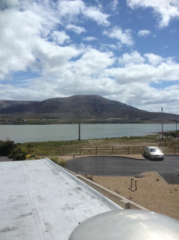 Achill Sound Hotel - Ostan Ghob A'Choire Eksteriør billede