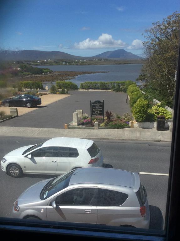 Achill Sound Hotel - Ostan Ghob A'Choire Eksteriør billede