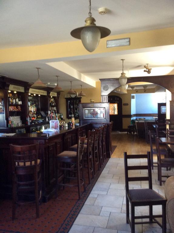 Achill Sound Hotel - Ostan Ghob A'Choire Eksteriør billede