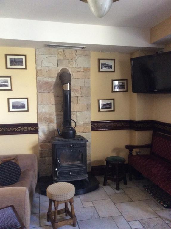 Achill Sound Hotel - Ostan Ghob A'Choire Eksteriør billede