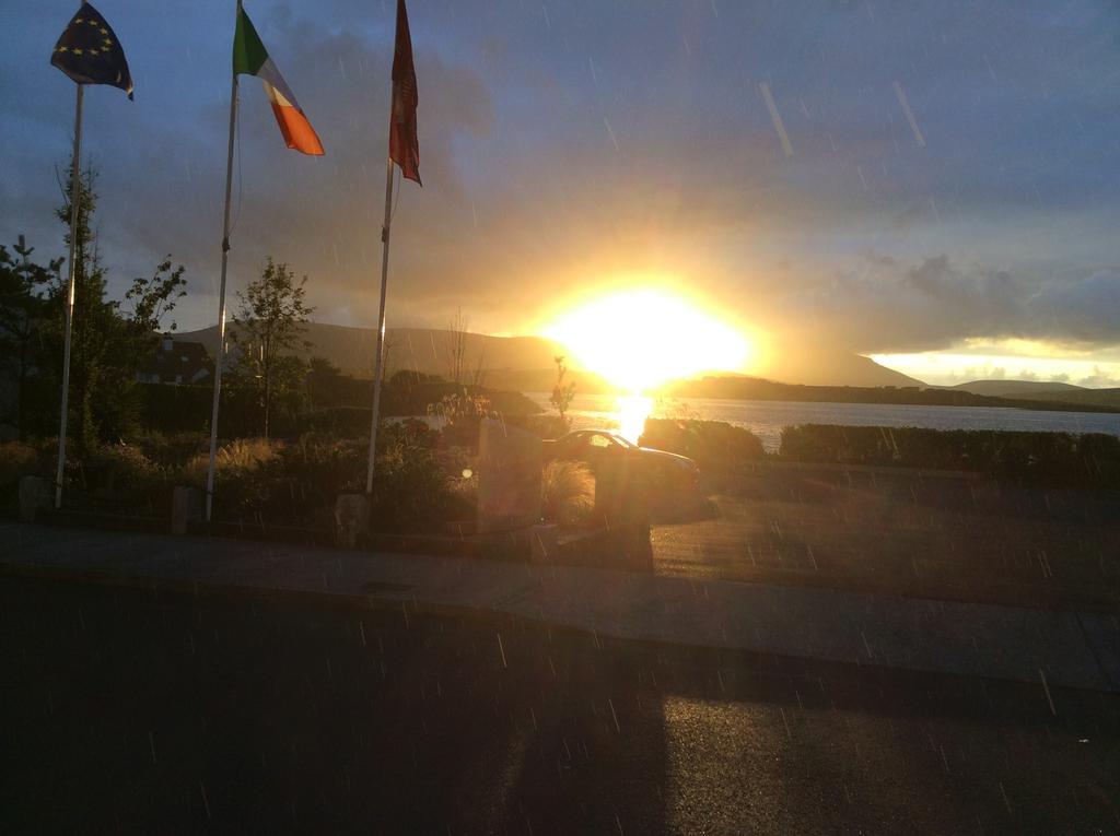 Achill Sound Hotel - Ostan Ghob A'Choire Eksteriør billede