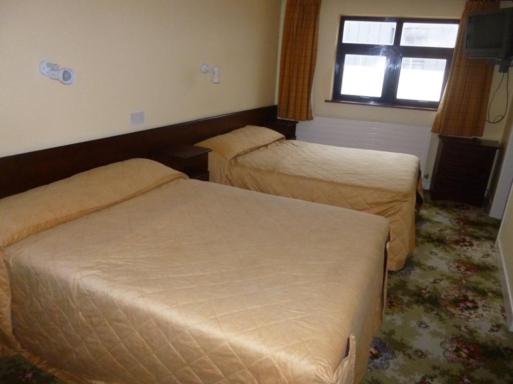 Achill Sound Hotel - Ostan Ghob A'Choire Eksteriør billede
