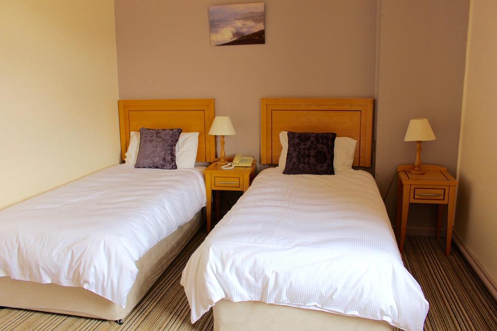 Achill Sound Hotel - Ostan Ghob A'Choire Eksteriør billede