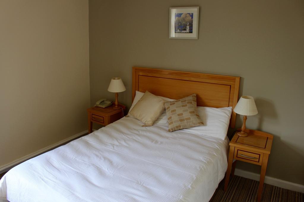 Achill Sound Hotel - Ostan Ghob A'Choire Eksteriør billede
